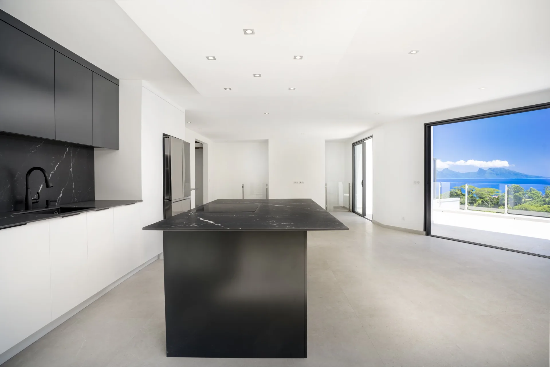 Villa Roccabella — Cuisine design avec vue mer